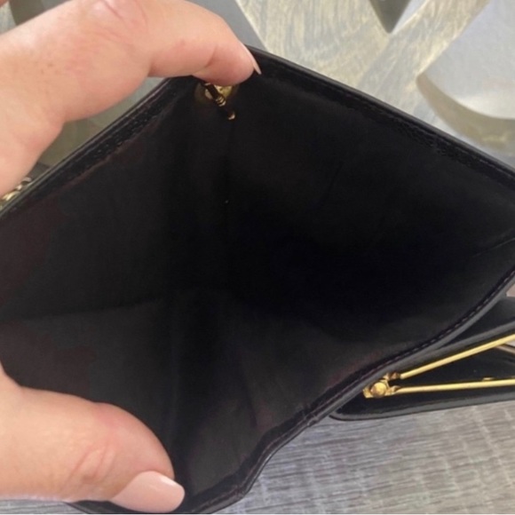 ⚜️🖤 Chanel Timeless Clutch w/ Crossbody option - Wallet on Chain WOC 2 Way Wear - Picture 5 of 10